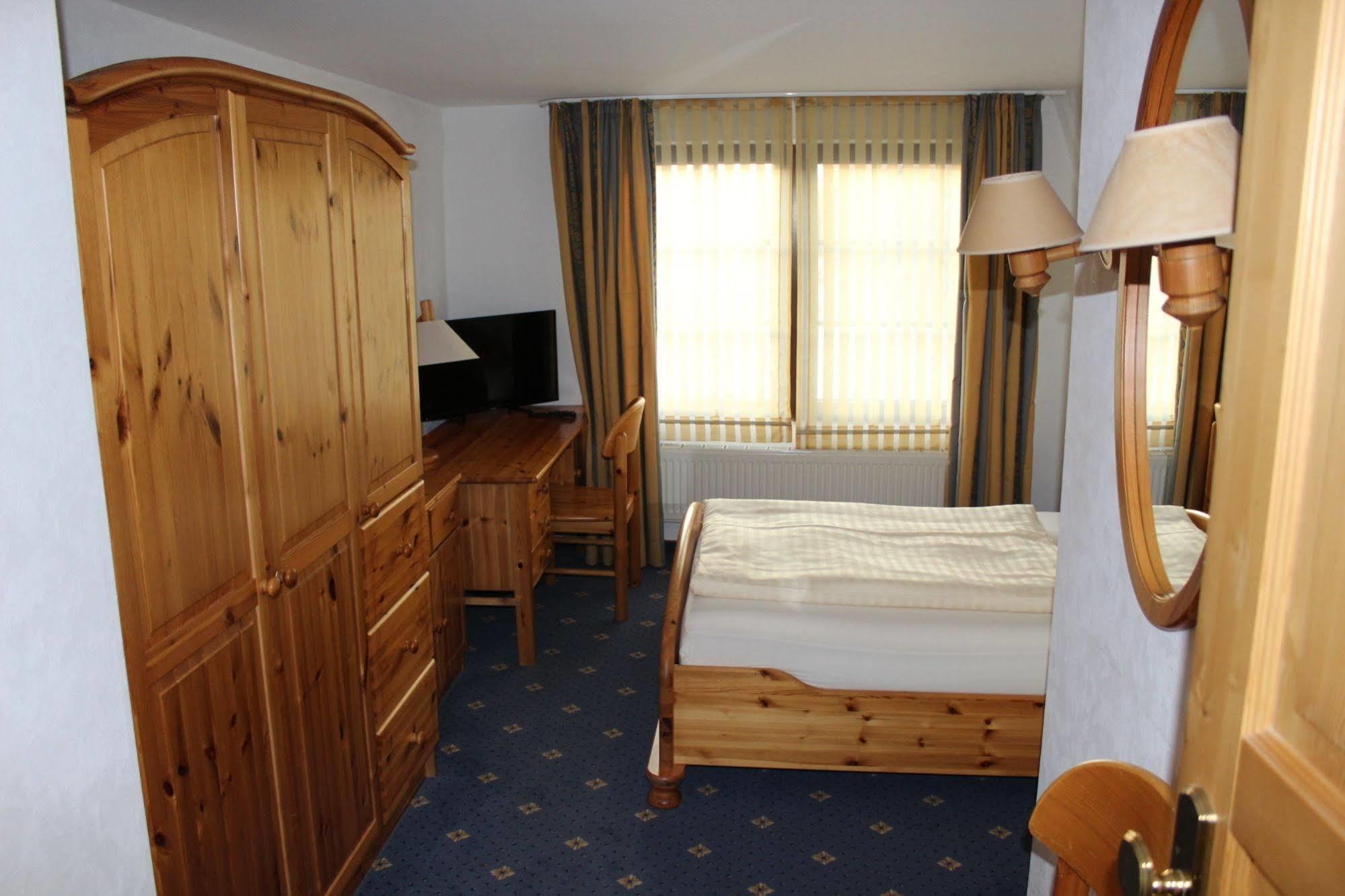 Hotel Kaiserhof Lehrte Dış mekan fotoğraf