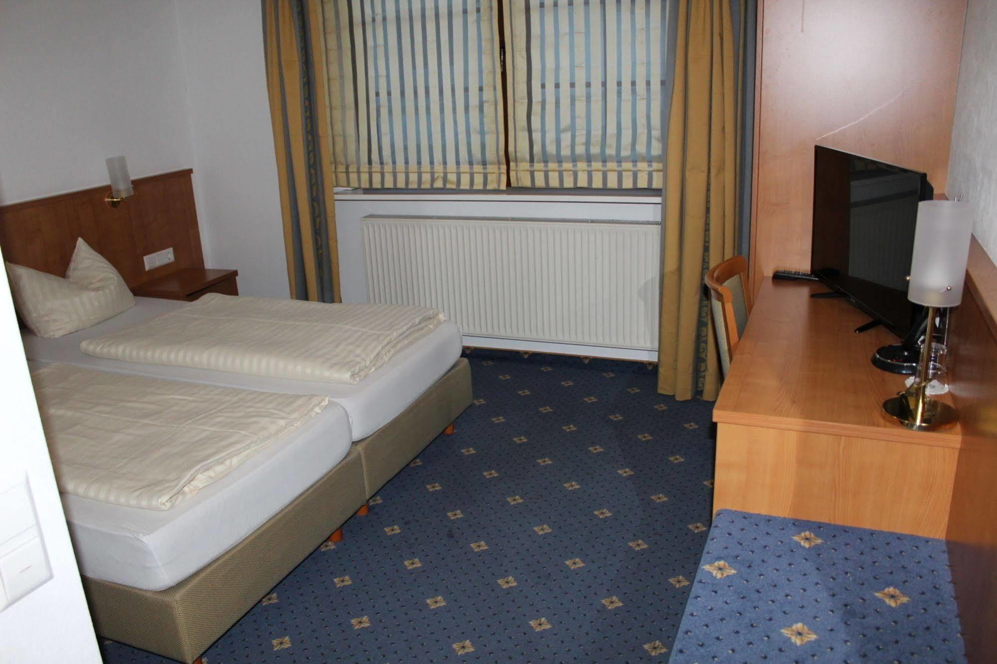 Hotel Kaiserhof Lehrte Dış mekan fotoğraf